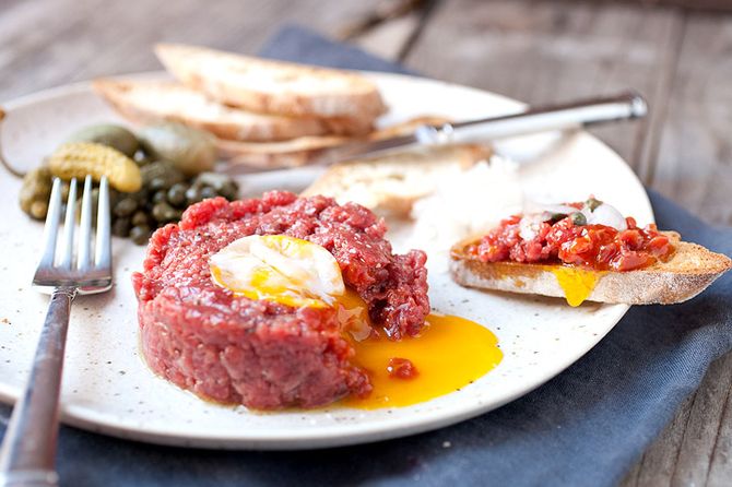 Cách làm món thịt bò tái Steak Tartare