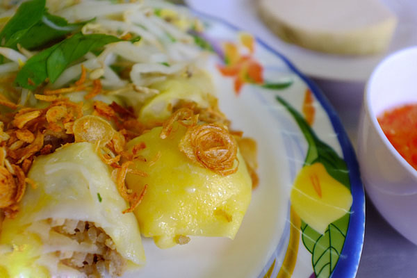 Bánh cuốn trứng