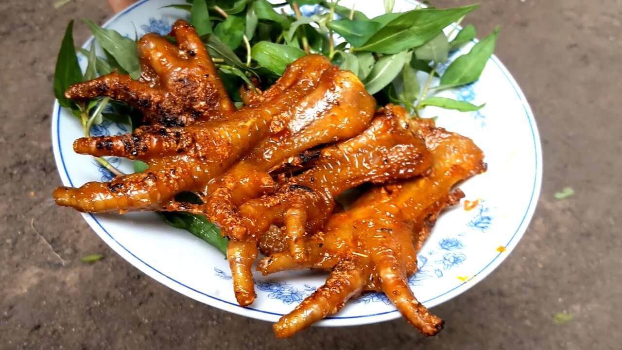 Chân gà nướng Thụy Khuê